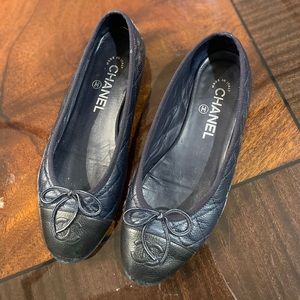 Chanel navy quilted flat with black toe